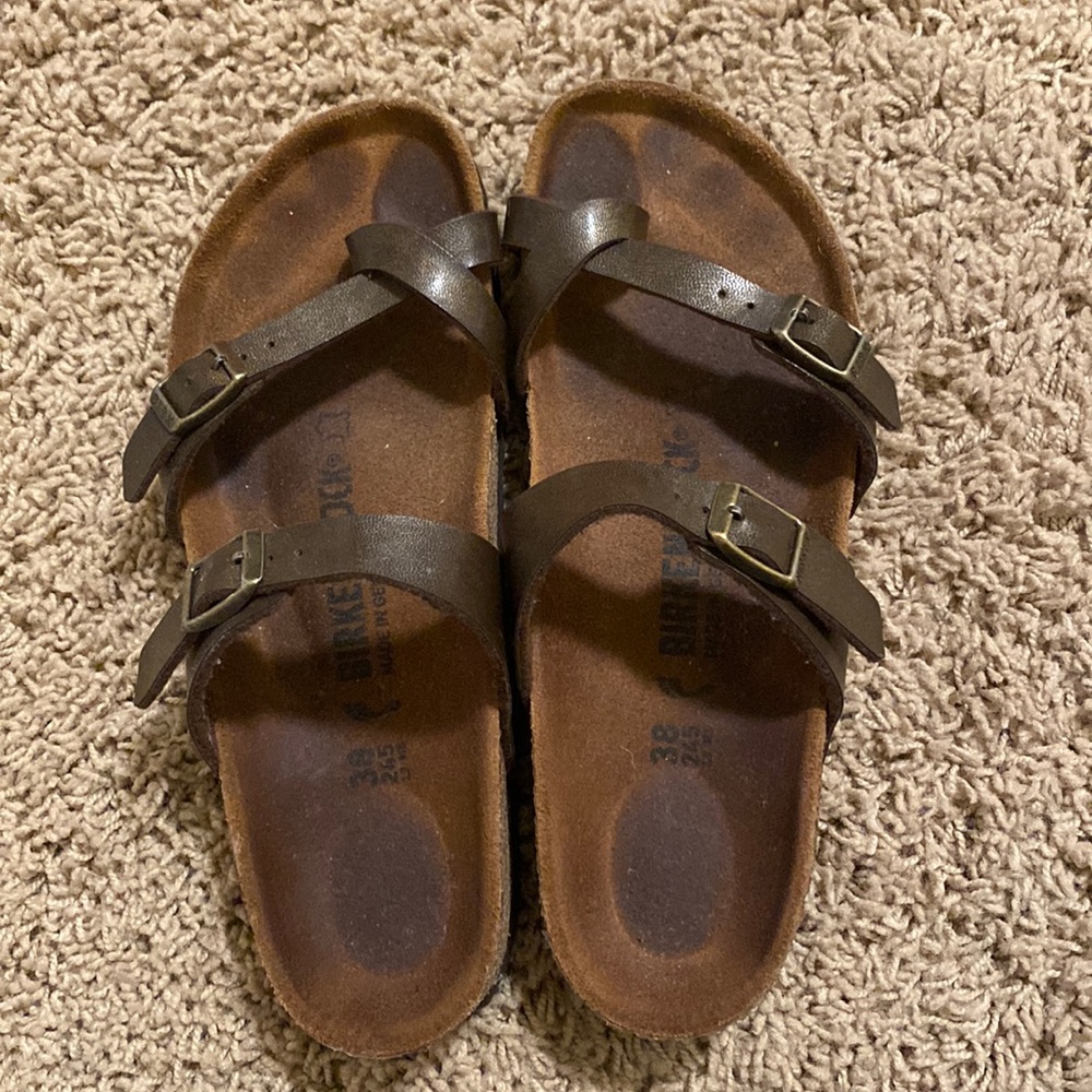 Women’s Mayari Birkenstock Sandals Size 38 Narrow Bronze color — Barely worn